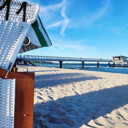 Hochwertige Ferienwohnung In Ruhiger Lage Mit Eigener Terrasse Und Parkplatz, Nur 7 Gehminuten Zum Strand Entfernt - Hoher Schlafkomfort Dank Boxspringbett Scharbeutz Exteriör bild
